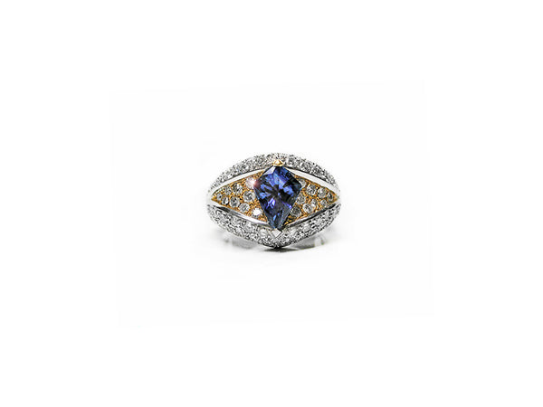 Ring with Ceylon Sapphire and Diamond