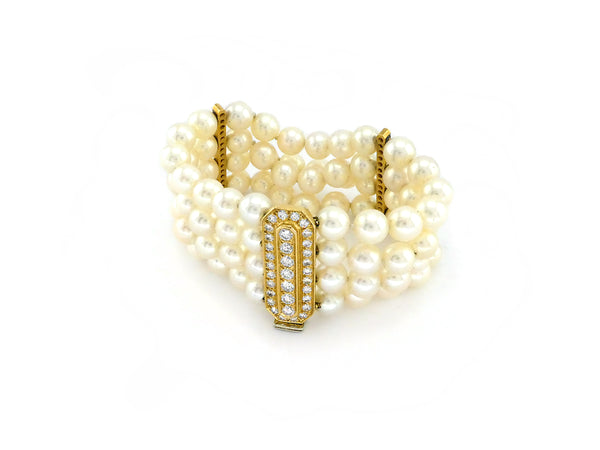 Pearl Bracelet with Golden Clasp and Spacers with Diamond