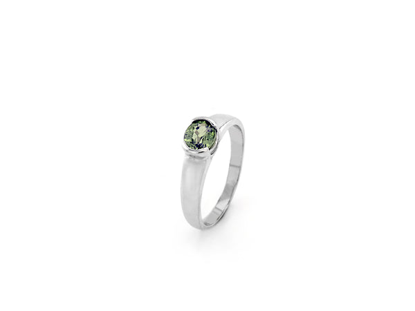 Ring with Green Sapphire