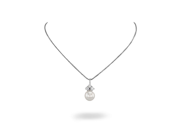 Pendant with Pearl and Diamond on Chain